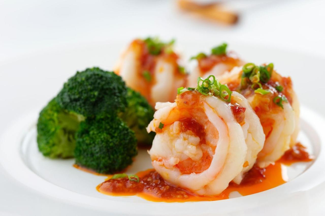 Hong Kong Skycity Marriott Hotel Εξωτερικό φωτογραφία Shrimp and broccoli